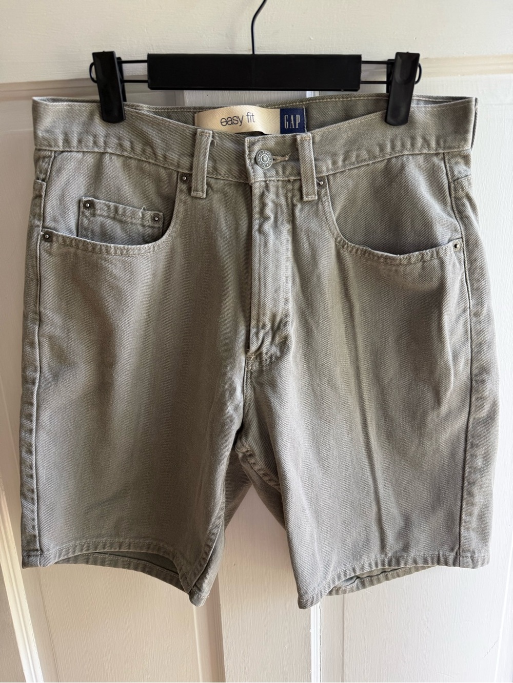 GAP Easy Fit Khaki Gray Shorts